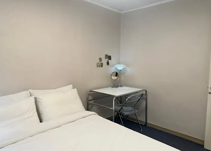 Entire House, 4 Minutes To Samsung Or Gangnam-gu Office Subway Station, Suitable For Plastic Surgery Visits, Business Trips, Families, 2 Rooms, 2 Queen Beds 3*